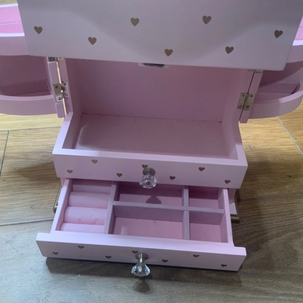 N/A jewelry box